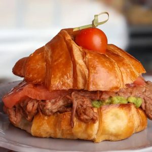 Croissant Mechada Italiana